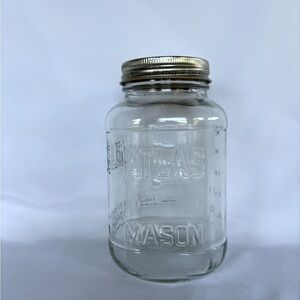 Gently Used Atlas Clear Mason Jar With  Lids 24oz